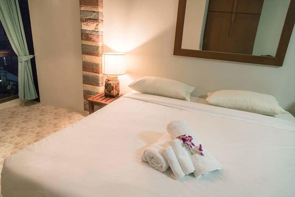 Avenue Beach Hotel Pantai Jomtien Bagian luar foto