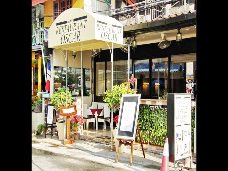 Avenue Beach Hotel Pantai Jomtien Bagian luar foto
