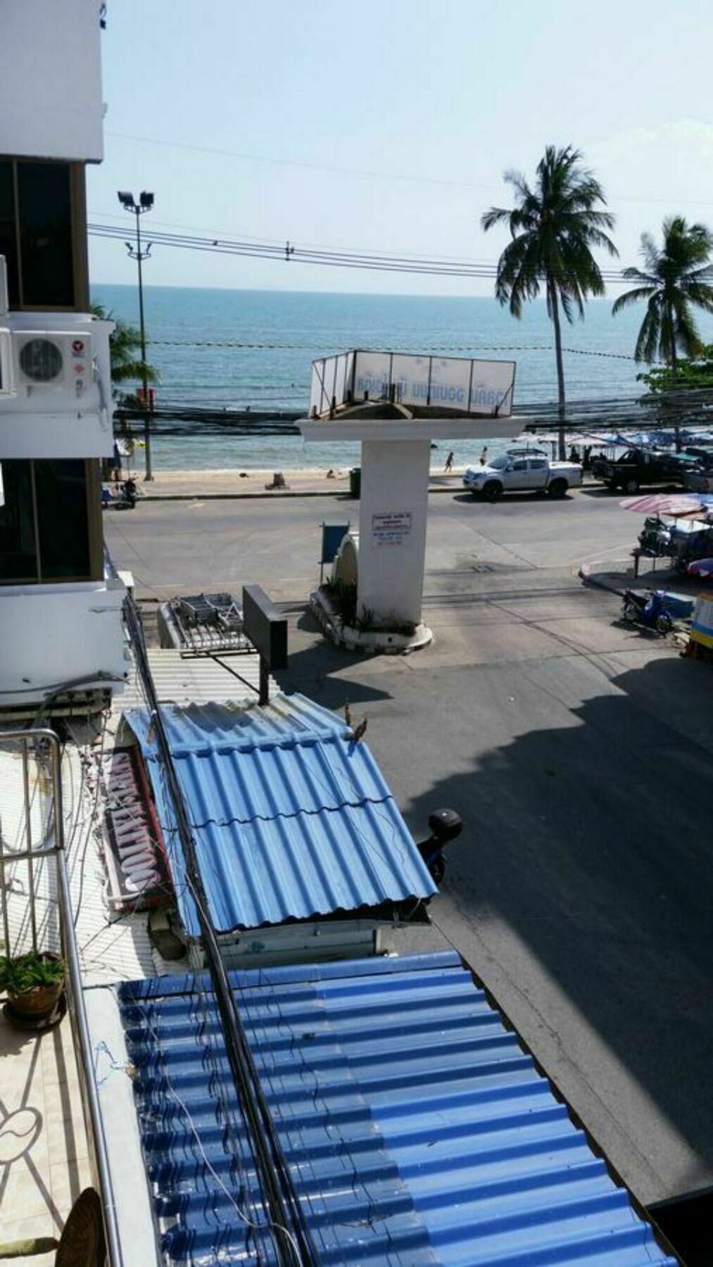 Avenue Beach Hotel Pantai Jomtien Bagian luar foto
